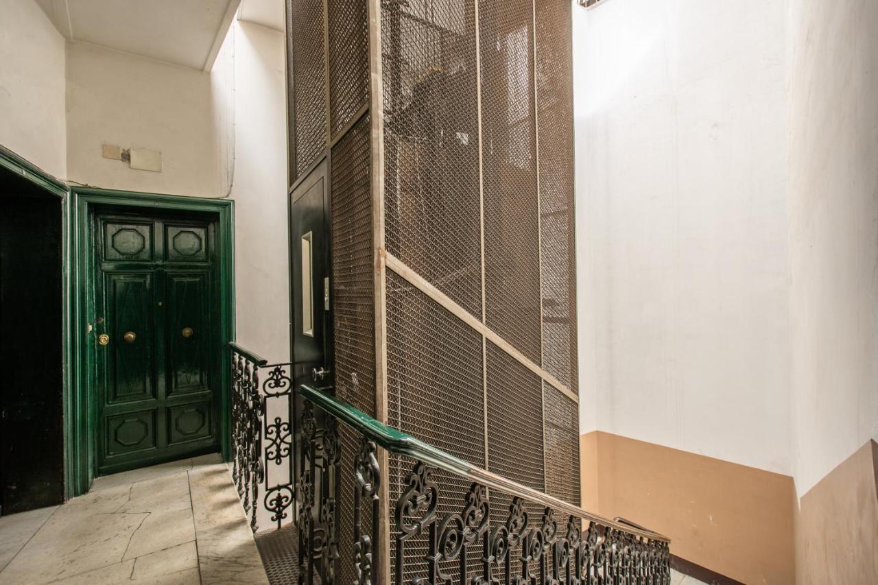 Appartement Cavour Attic With Terrace à Rome Extérieur photo